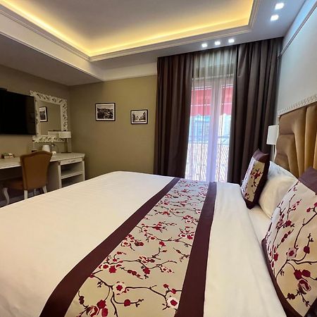 Hotel Brais Durres Bagian luar foto