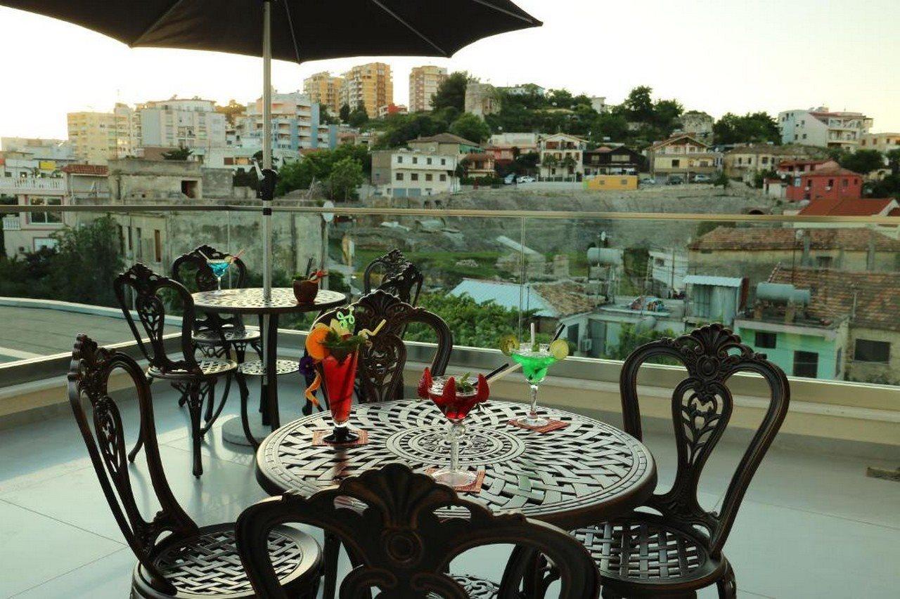 Hotel Brais Durres Bagian luar foto