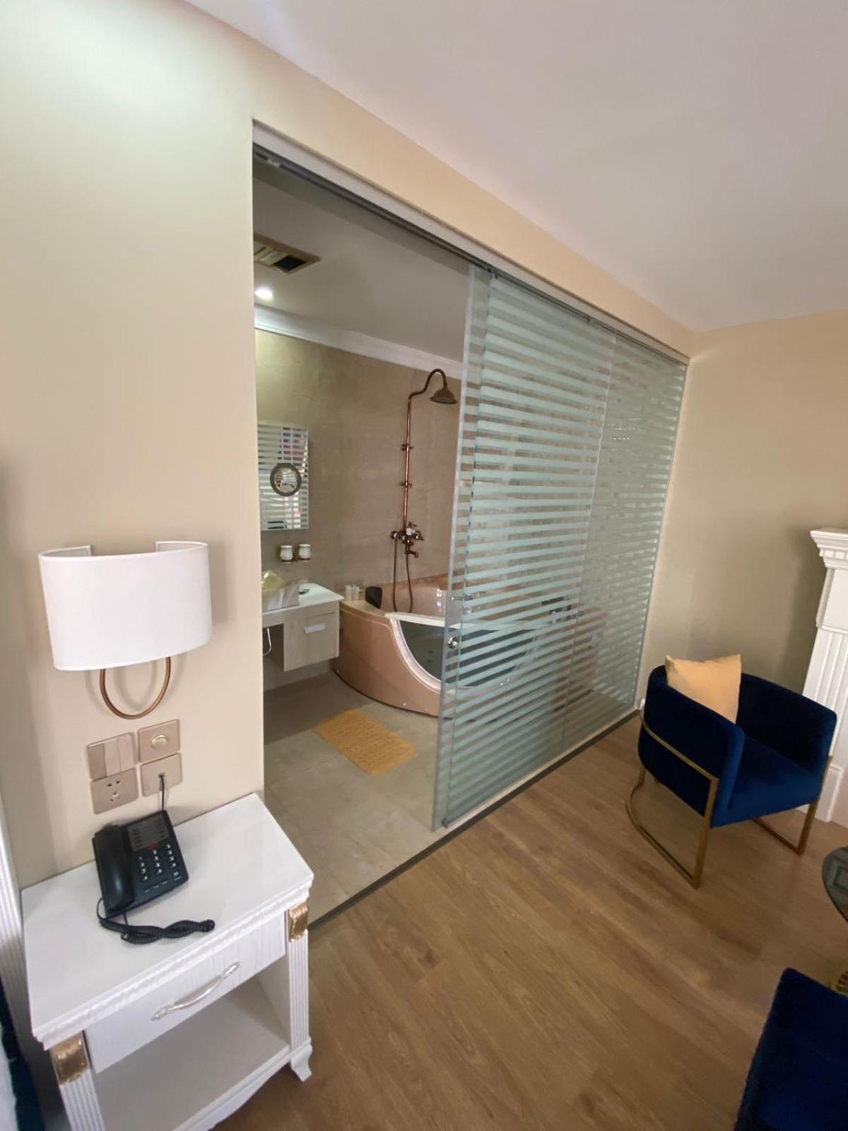 Hotel Brais Durres Bagian luar foto