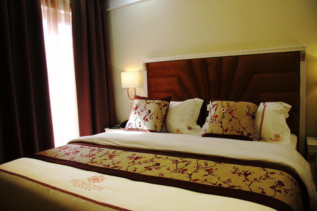 Hotel Brais Durres Bagian luar foto
