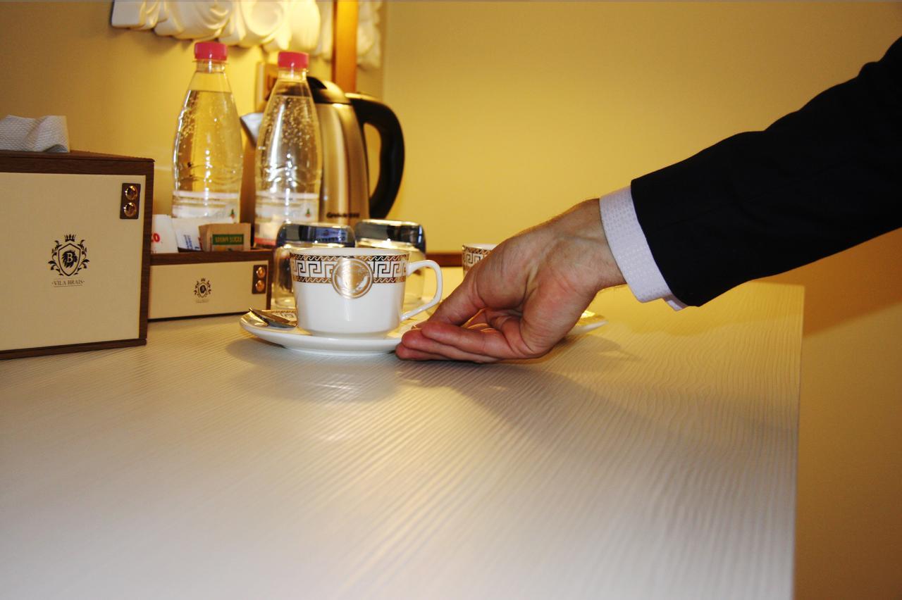 Hotel Brais Durres Bagian luar foto