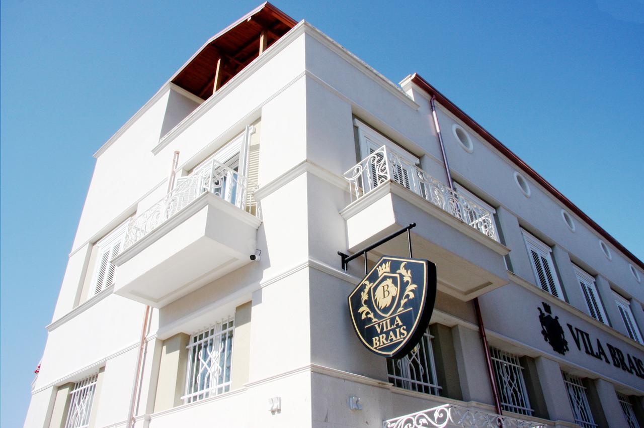 Hotel Brais Durres Bagian luar foto