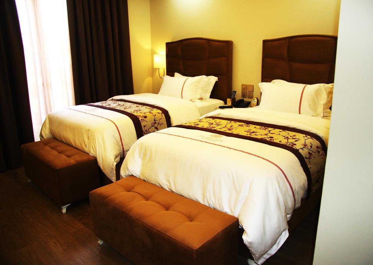 Hotel Brais Durres Bagian luar foto