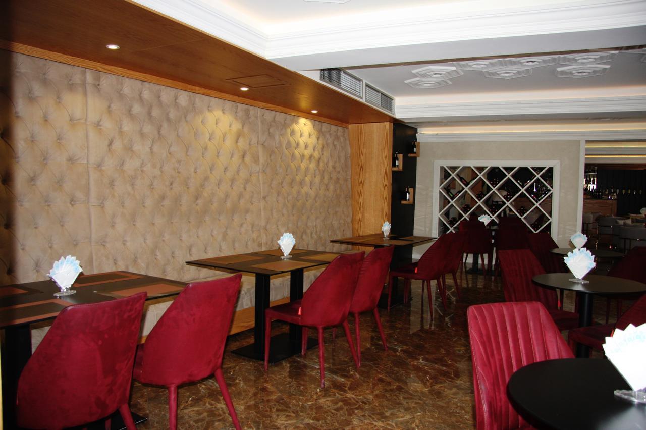 Hotel Brais Durres Bagian luar foto