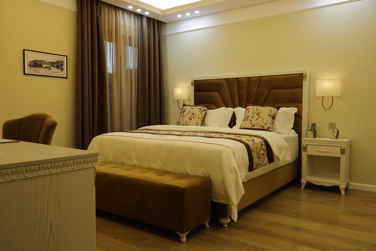 Hotel Brais Durres Bagian luar foto