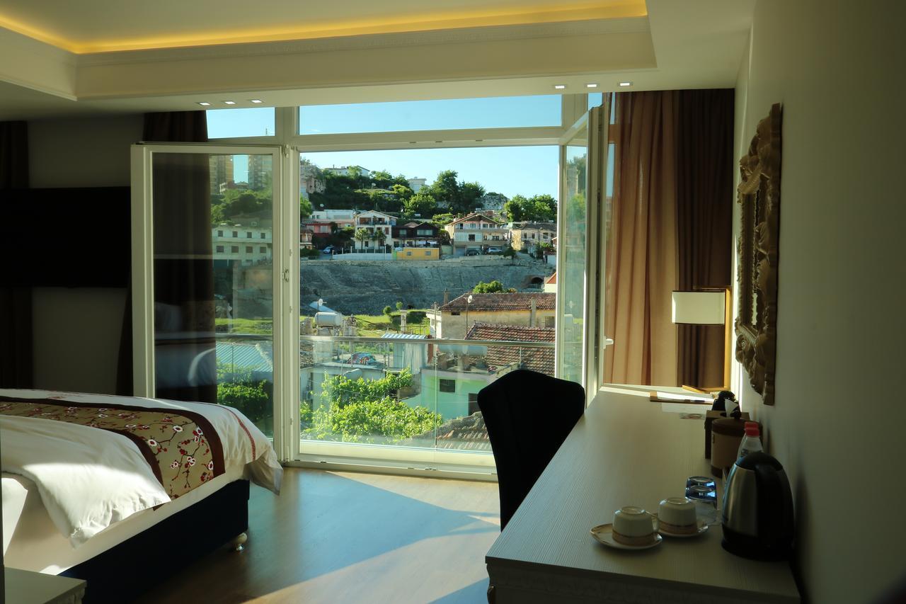 Hotel Brais Durres Bagian luar foto